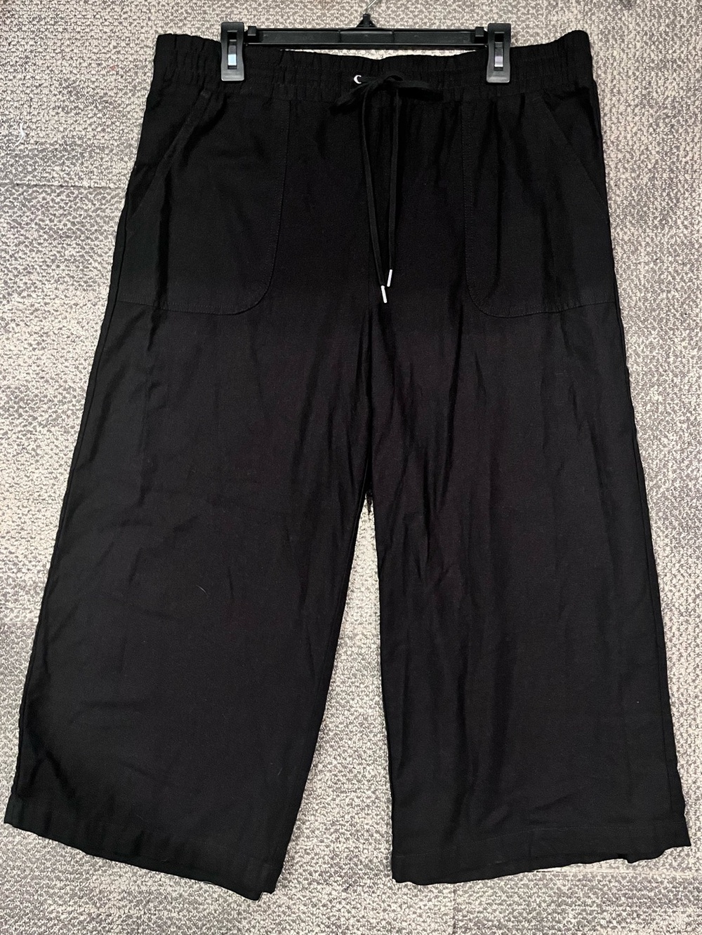 Allison Daley Black Wide Leg Capri Pants